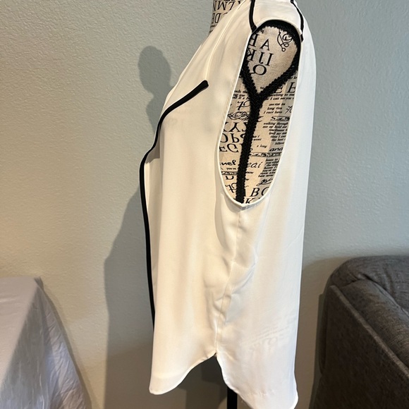 DKNY White Blouse with Black Piping - Picture 3 of 5